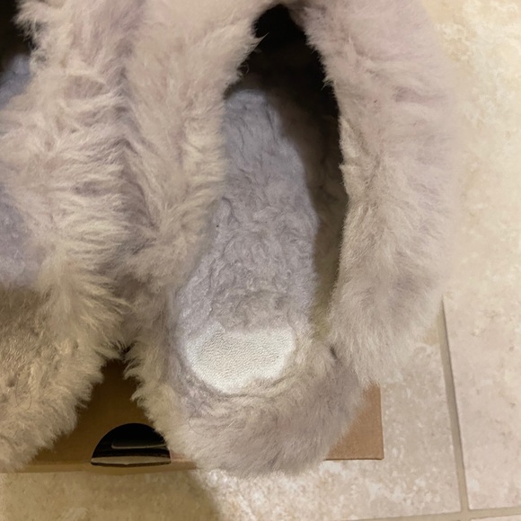 ❤️SOLD❤️UGG Coquette Slippers - Picture 6 of 11